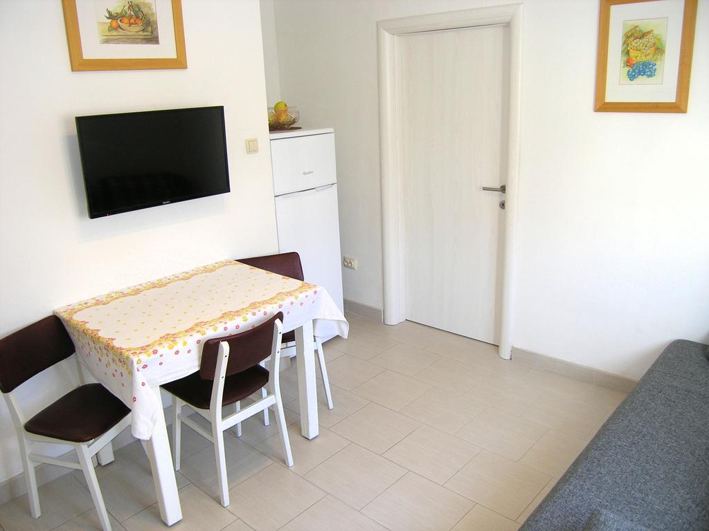 Apartman Vera Đảo Krk Ngoại thất bức ảnh